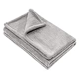 WARM & WEICH ZUR BABYHAUT: Flauschige Mikrofaser machen es schon Neugeborenen schön kuschelig. Die Öko-Tex verifizierte Erstlingsdecke ist auch ein prima Geschenk zur Geburt.