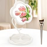 Design floral 3D élégant : c'est un charmant miroir à fleurs roses qui donne vie à n'importe quelle surface Les accents floraux 3D créent un charmant point focal, que ce soit sur votre bureau, meuble-lavabo de chambre ou commode de dortoir. Mesurant juste la bonne taille de 30 cm x 17 cm, ce joli miroir réglable est idéal pour les amateurs de maquillage, les employés de bureau et les amateurs de décoration