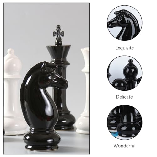 Ornement d'échecs en céramique noire comme statue déco de chambre