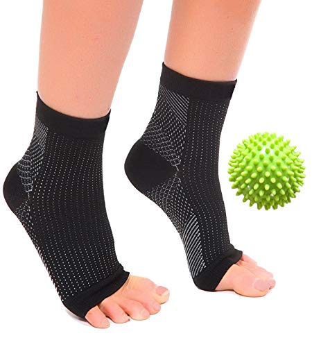 Bcurb Plantar Fasciitis Compression Socks (1 Pair) & 1 Green Spiky Massage Ball, Foot Heel Arch Ankle Support Reduce Swelling Joint Pain Injury Recovery Achilles Tendon(Black Sleeve, Small/Medium)