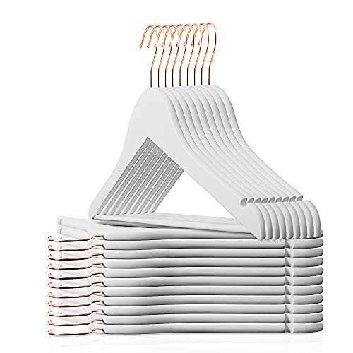 Organize Your Closet with Smartor Wooden Hangers