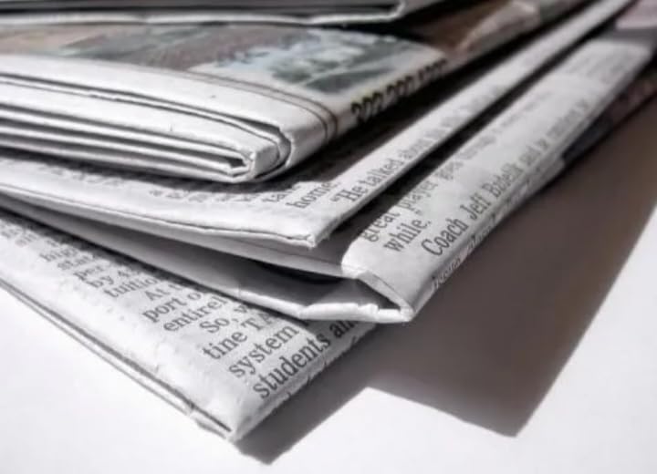 OLD NEWSPAPER For crafts and packing bag used/newspaper packing, cleaning, wrap gift and polis glass. (1kg).