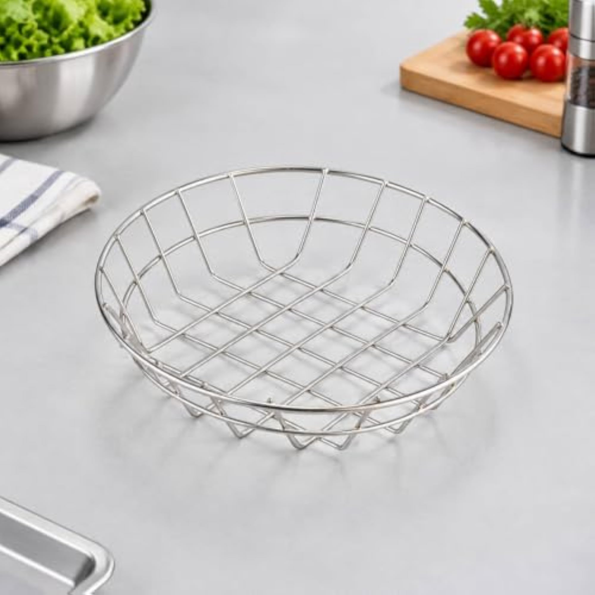 Liner Compatible Metal Wire Serving Basket, Versatile for Snacks
