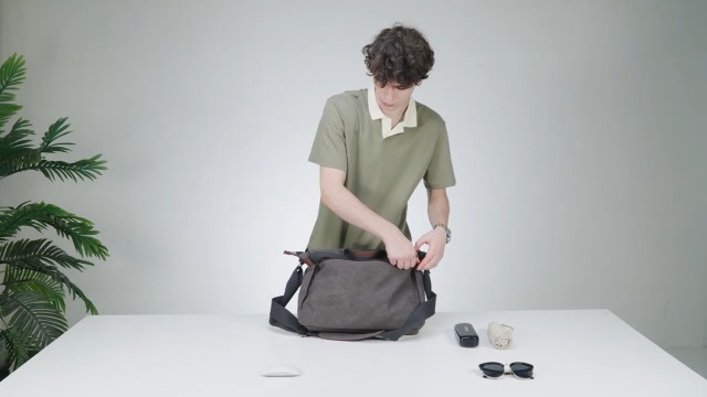 バッグ R.E. LOAD messenger bag gray バッグ R.E. LOAD messenger bag gray リロード / R.E.Load