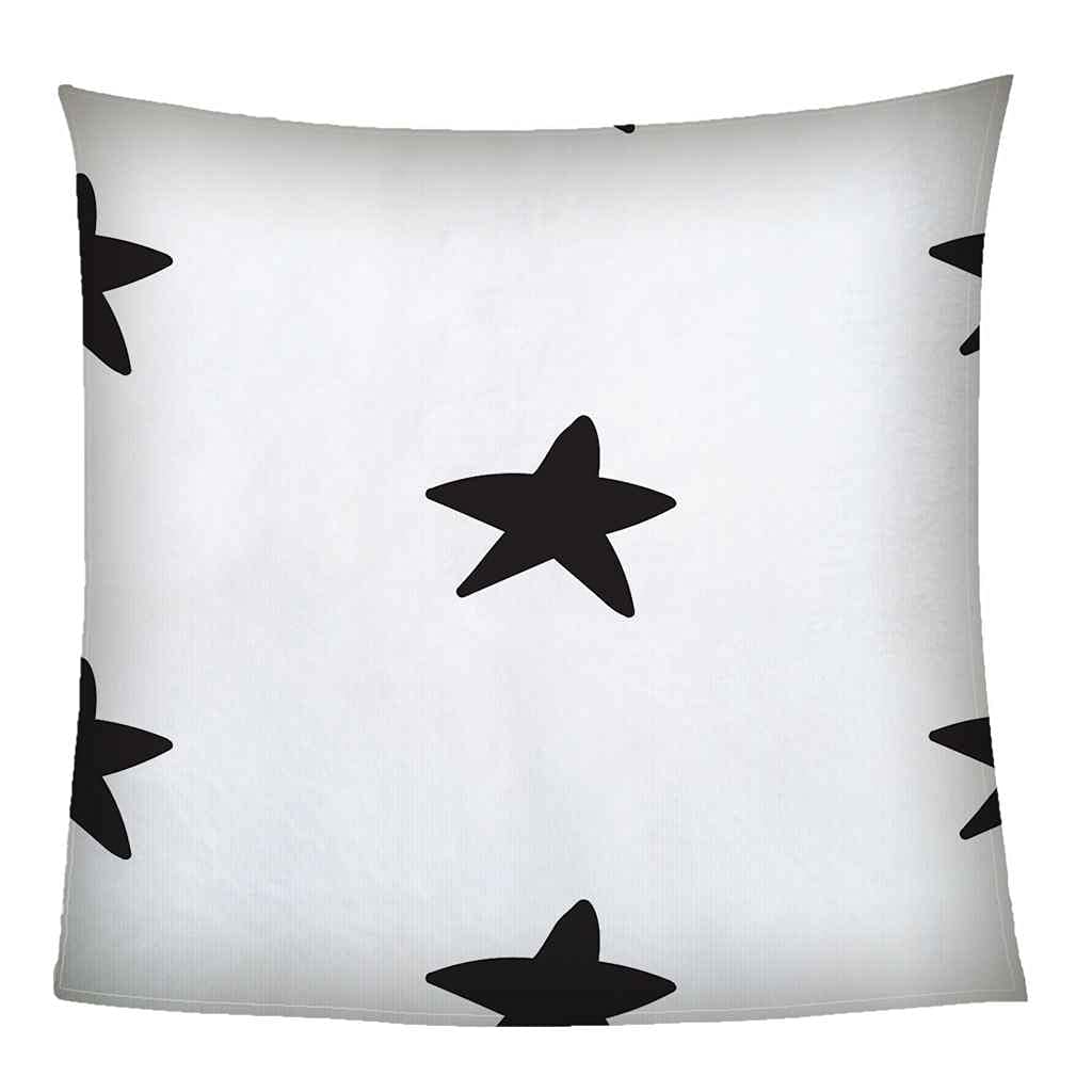Couverture polaire flanelle étoiles noires idéale pour vos soirées cocooning au salon