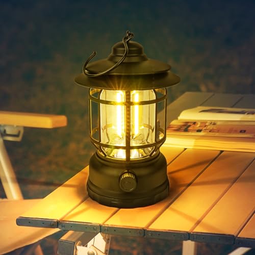 ✨【DESIGN RETRO】：La lampada da campeggio adotta un design unico a colonna romana. Il classico stile retrò lo rende più unico ed estetico. La luce è morbida e adatta per Halloween, Natale, Ringraziamento, campeggio per coppie, riunioni di famiglia, riunioni e attività all'aperto per aggiungere un'atmosfera romantica.