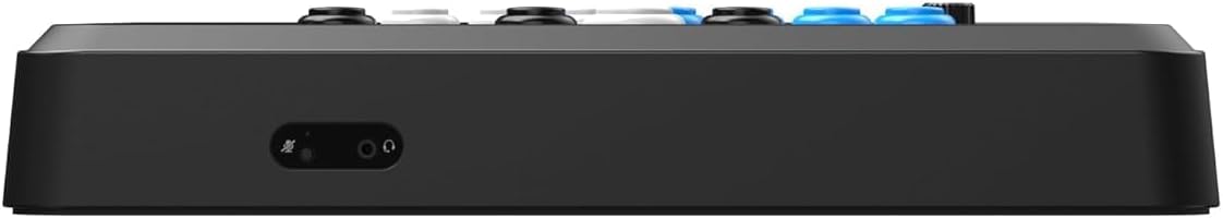 Seite view of Mayflash F700 Flat Elite showing the audio jack