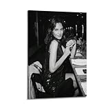 alexa chung style essentials EIGENSCHAFTEN Wir widmen uns der Herstellung hochwertiger Poster, die von ausgezeichneter Qualität und langer Lebensdauer sind. Das ästhetische und elegante Poster aus Leinwand ist die beste Wahl für die Dekoration.