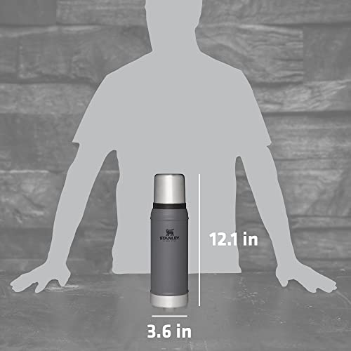 Stanley Garrafa clássica The Legendary Classic de 1,0 litros de carvão