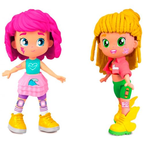 Pinypon Top Roller Girls, Set de 2 Chicas sobre Ruedas, 1 con Patines y 1 con Monopatín, Figuras Articuladas de Brazos y Piernas, Ropa y Zapatos Intercambiables, Incluye Accesorios, Famosa (PNN04000)