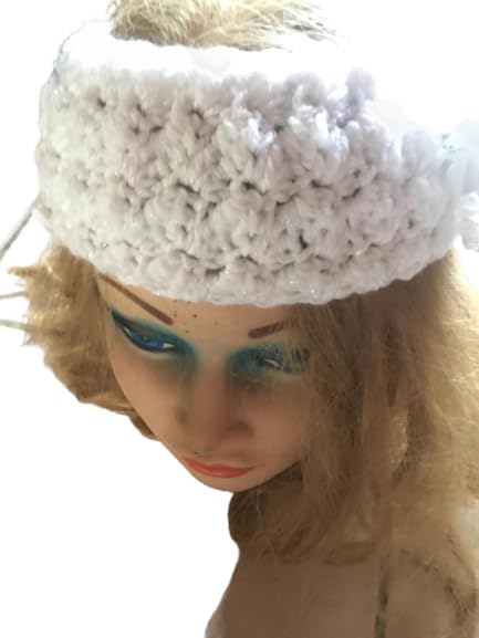 Bandeau cheveux blanc et sa broche camée rétro de prestige