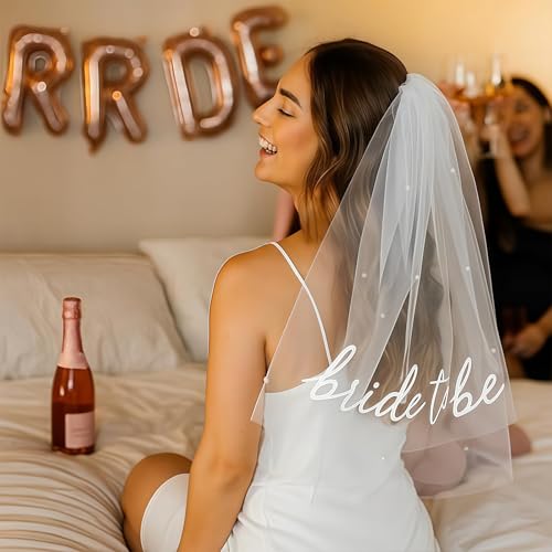 AstraGlam Bride to Be Schleier Braut, JGA Accessoires für Junggesellinnenabschied, Hen Party Schleier, Hen Do Schleier, Dekorationen für Bridal Shower, Verlobungsgeschenke für die Braut, Hen Night