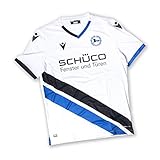 arminia bielefeld trikot 19 20 Die Tradition und Geschichte des Vereins hat beim Entwurf der neuen Spielkleidung eine wichtige Rolle gespielt. Dies macht sich auch durch verschiedene kleine Elemente bemerkbar, die das Trikot auszeichnet. Auf der Innenseite des Nackens ist jeweils ein Etikett, auf dem das Gründungsjahr des DSC gedruckt ist – auf der Rückseite befindet sich das aufgestickte Sparren-Wappen in den Vereinsfarben schwarz-weiß-blau.