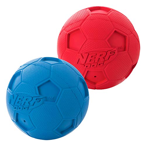 Nerf Dog Brinquedo para cães bola de futebol com barulho interativo, leve, durável e resistente à ág