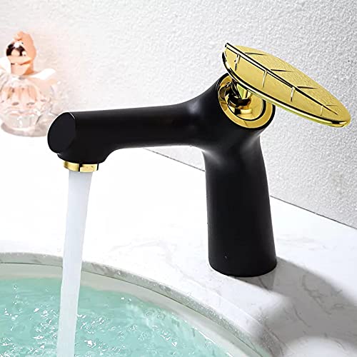 Robinet de lavabo noir et or pour rénover une salle de bain moderne