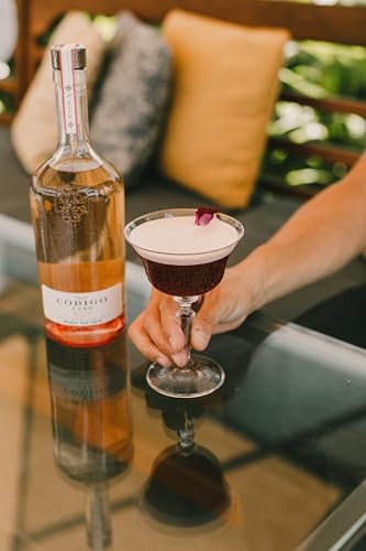 CODIGO 1530 Rosa Tequila, rosa Tequila, frische Aromen von rotem Wein und Blumen, leichtes florales Bouquet, für gemütliche Abende, 35 Prozent Vol., 1 x 0,7 l