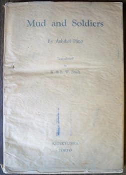 Paperback Mud and soldiers, Book