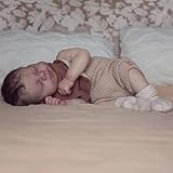 Véritable poupée de bébé : les poupées nouveau-nées sont entièrement fabriquées en silicone, avec des têtes et des membres souples qui les rendent sans danger pour votre enfant.