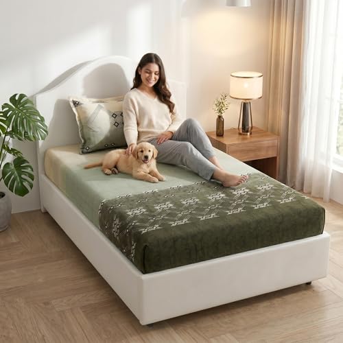 Image of Mafatlal 186 TC Autumn Delight Graceful Pure Cotton Single Flatsheet (60 x 90 Inch) | Breathable Summer Comfort | Wrinkle-Free Floral Bedsheet with 1 Pillow Cover, Luxe Green