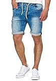 Für den smarten Look der bequemen Herren Shorts sorgen der gekrempelte Saum und der coole Washed-out-Effekt. Ein zusätzlicher Blickfang sind die diagonalen Ziernähte auf den Oberschenkeln.