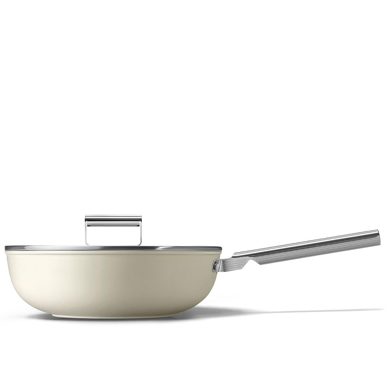 Smeg, Wok Antiaderente WOF3002CRM, Diametro 30 cm, Rivestimento Ceramico senza PFAS, Manico Ergonomico in Acciaio Inox, per Tutti i Piani Cottura, fino a 250° in Forno, Capacità 6,6 L, Panna Opaco