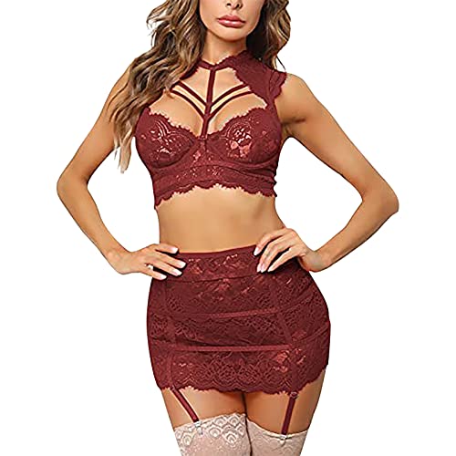 Lingerie femme sortie en couple : sublimez votre nuit coquine avec cet ensemble dentelle