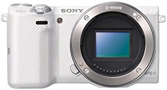 سامنے والا view of the SONY NEX-5T camera body without lens