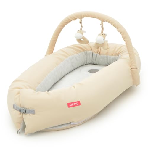 ONNA | Nido Aura para Bebés de 0 a 6 Meses | Con Arco de Juegos | Reposacabezas Transpirable Antiplagiocefalia | Evolutivo y Desmontable | Interior de algodón (Sand)