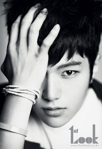 Amazon.co.jp: ☆1st Look Vol.24(INFINITE大特写/イ・ビョンホン
