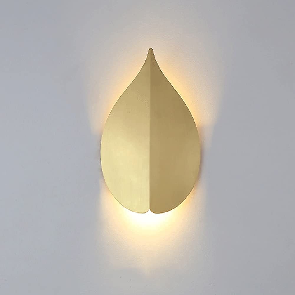 Applique murale LED dorée pour couloir sombre et salon moderne
