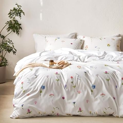 Wake In Cloud - Floral Comforter Set, Cottagecore Cute Aesthetic Watercolor Tiny Flowers and Leaves, Soft Lightweight Bedding for Women Teen Girls, 3 Pieces, White Multicolor, Queen Size Cover