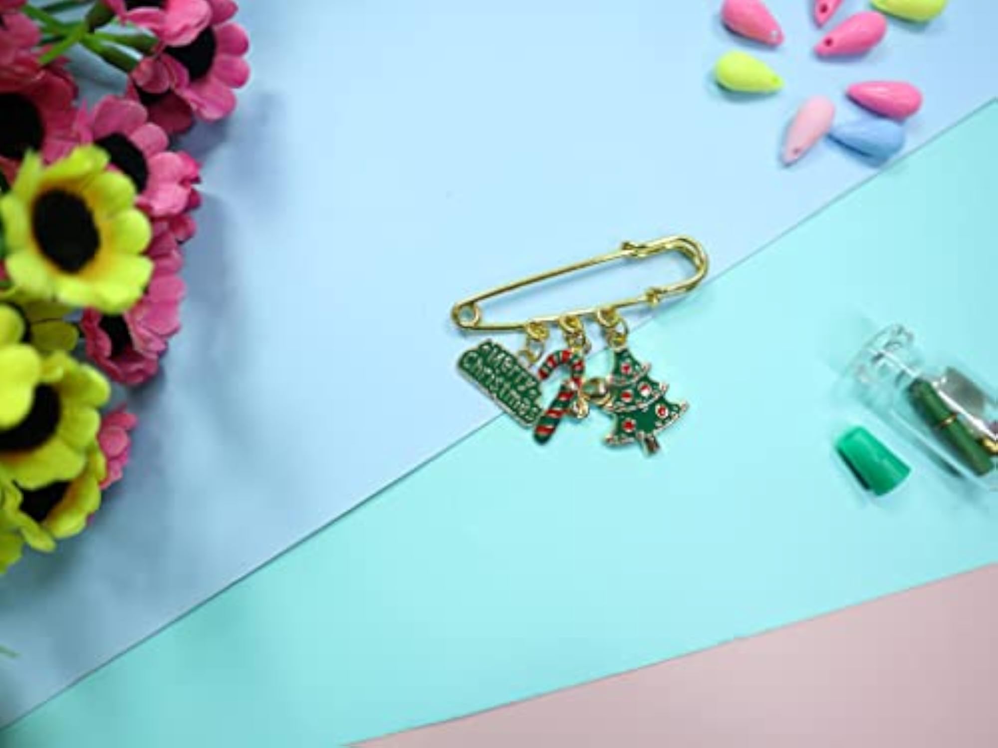 Kids Christmas Party Brooch Pin, Unisex Green