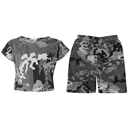 Conjunto de crop top y shorts de camuflaje para niñas ideal para el estilo urbano de verano