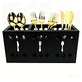 Facile à transporter et à utiliser : Le porte-couverts est doté de 3 marquages imprimés – cuillères, fourchettes et couteaux. Vous pouvez placer les couverts avec le manche vers le haut, permettant ainsi à vos invités d'identifier l'ustensile choisi sans avoir à toucher la partie destinée à la nourriture. Équipé de deux poignées, il est facile de charger votre range-ustensiles et de l'emporter à l'intérieur ou à l'extérieur pour les repas !