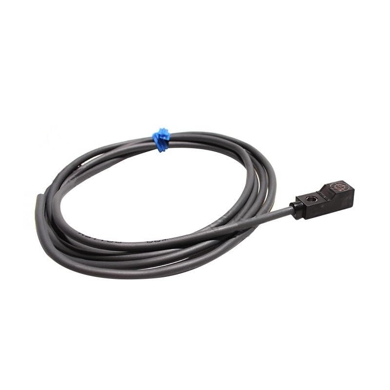 Capteur de proximité ultra-compact E2S-W22 2M pour détection industrielle precise