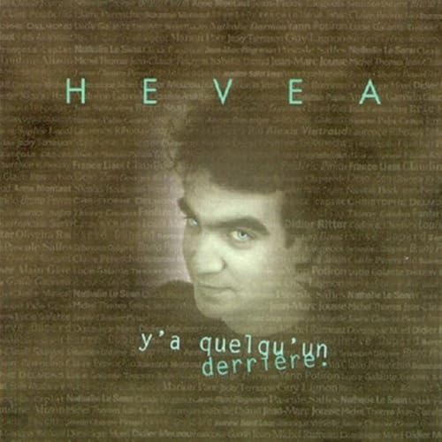 Y'A Quelqu'Un Derriere