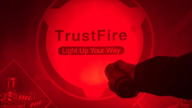 Amazon.co.jp: TrustFire DF50S 水中ライト 6500ルーメン LED 懐中電灯
