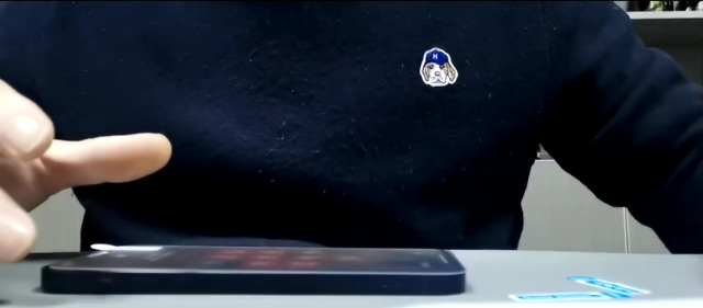 MAYtobe 2 Pezzi Blu Privacy Pellicola Protettiva per iPhone 13 Pro Max Vetro Temperato Anti Spy, Durezza 9H, Antiriflesso, Antigraffio, Senza Bolle, Blu Vetrino Protezione Schermo