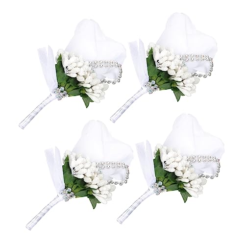 Corsage de poignet rose pour demoiselle d'honneur au bal de promo
