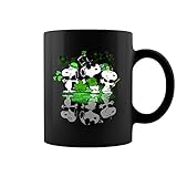 La taza Snoopy Patrick Day viene en una taza de cerámica de 27 y 443 ml con un asa grande y cómoda.