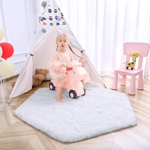 Image of junovo Ultra Soft Rug for Nursery Children Room Baby Room Home Decor Dormitory Hexagon Carpet for Playhouse Princess Tent Kids Play Castle, Diameter 4.6 ft, White