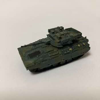 完成品　陸上自衛隊　89式装甲戦闘車 陸上自衛隊員フィギュア付きの「89式装甲戦闘車」1/35スケール