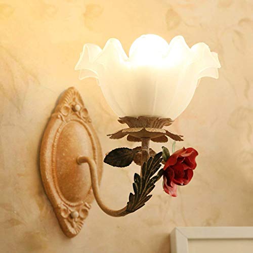 Lámpara de pared de hierro forjado ideal para iluminar el pasillo y dar vida a tu balcón 5