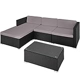 PFLEGELEICHT, ROBUST UND STABIL: Neben der Gemütlichkeit und der ansprechenden Optik bietet dieses pflegeleichte Poly Rattan Gartenmöbel Set durch das pulverbeschichtete Stahlgestell große Stabilität. So sind die Loungesessel und der Hocker bis zu 120 kg belastbar. Zum Balkon Set gehört ein Tisch, dessen robustes Sicherheitsglas stoß- und rutschfest ist. Du kannst zudem problemlos deine neuen Terrassenmöbel außen und innen platzieren, da die Balkon Lounge wetterfest ist.
