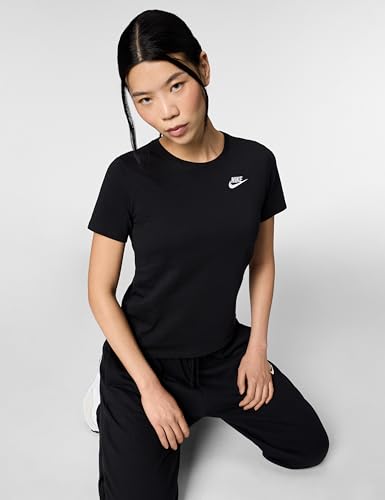 Nike Women's Sportswear Club Essentials T-Shirt4