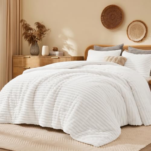 Quataly White Queen Comforter Set (3-Piece) Cloud-Like Fleece Comforter (90x90) with 2 Pillowcases All-Season Luxury Bed Set