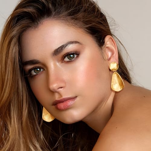 YUJIE Gold Clip On Earrings for Women Dangle Hammered Geometric Earrings Gold Plated Jewelry4