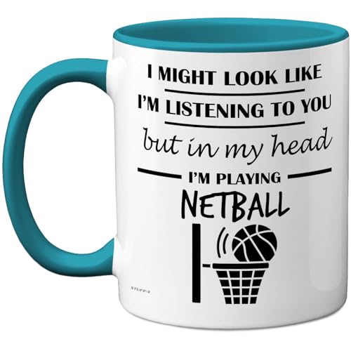 Stuff4 Tasse « In My Head » - Cadeau amusant pour les amateurs de netball - Pour homme et femme - 325 ml - En céramique de qualité supérieure - Passe au lave-vaisselle - Avec poignée bleu clair