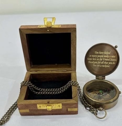 Brújula de bolsillo personalizada de latón con cadena y caja de madera – regalo grabado miniatura 3