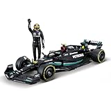Bburago - Mercedes AMG Petronas W14 Lewis Hamilton #44 2023 - Maquette réaliste de Voiture à l'échelle 1:24 et Personnage de Lewis Hamilton, Licence Officielle Mercedes, âge recommandé 14+ Ans